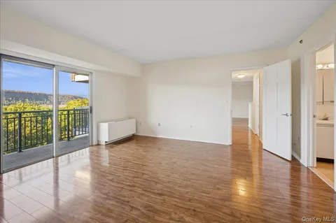 $595,000 | 1020 Warburton Avenue, Unit 9E, Yonkers, NY 10701