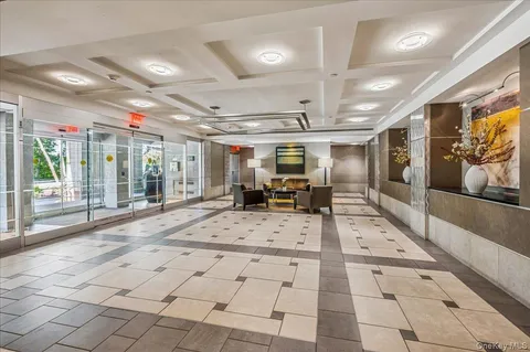 $595,000 | 1020 Warburton Avenue, Unit 9E, Yonkers, NY 10701