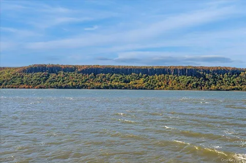 $595,000 | 1020 Warburton Avenue, Unit 9E, Yonkers, NY 10701