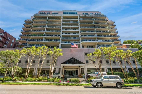 $595,000 | 1020 Warburton Avenue, Unit 9E, Yonkers, NY 10701