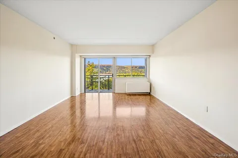 $595,000 | 1020 Warburton Avenue, Unit 9E, Yonkers, NY 10701