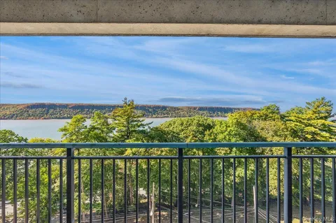 $595,000 | 1020 Warburton Avenue, Unit 9E, Yonkers, NY 10701