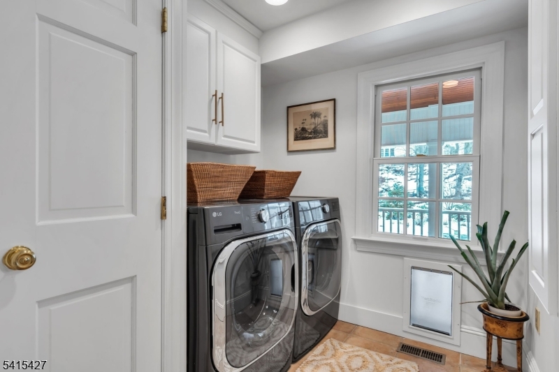 1039 Rahway Road Plainfield, NJ 07060 - Photo 23 of 50