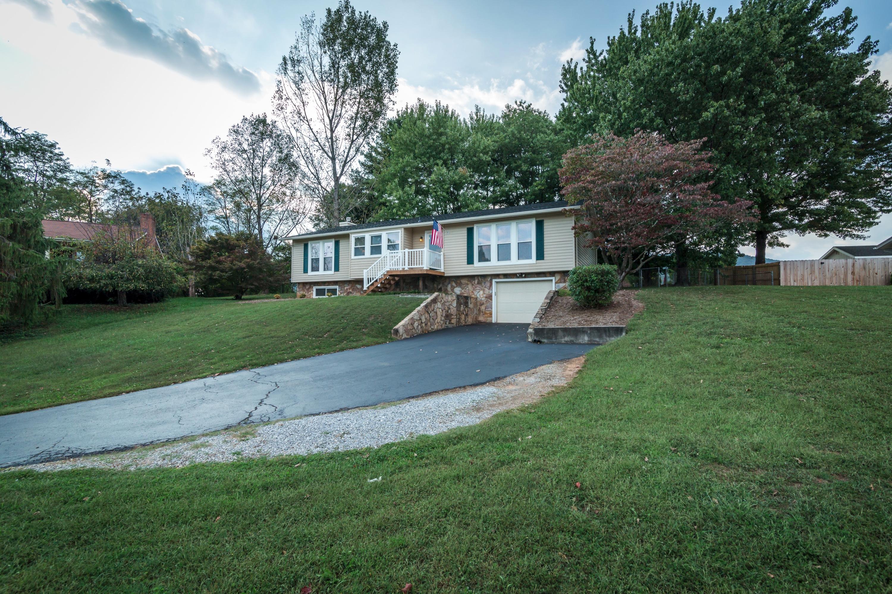 5010 Harvest Ridge Road Roanoke, VA 24019 - Photo 30 of 46 030-249630-30-5010 Harvest Ridge Rd-14_5