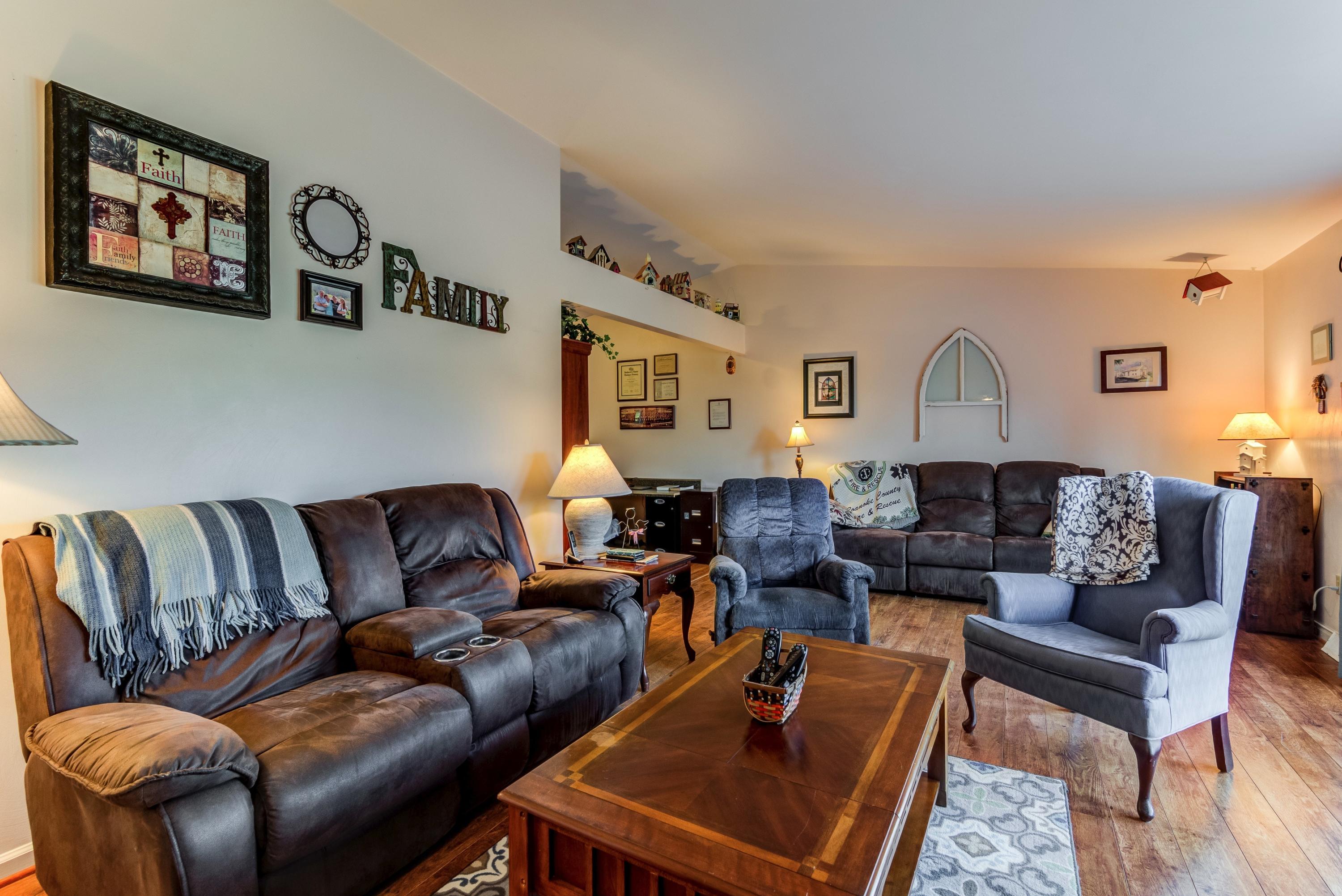 5010 Harvest Ridge Road Roanoke, VA 24019 - Photo 6 of 46 006-249630-1-5010 Harvest Ridge Rd_56312