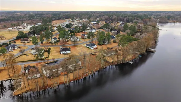 $475,000 | 1100 South Lakeside Drive, Four Oaks, NC 27524