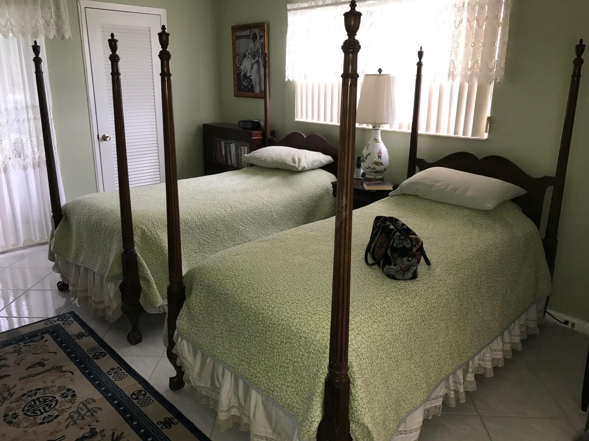 2037 Hythe A Boca Raton, FL 33434 - Photo 8 of 23 IMG_0580