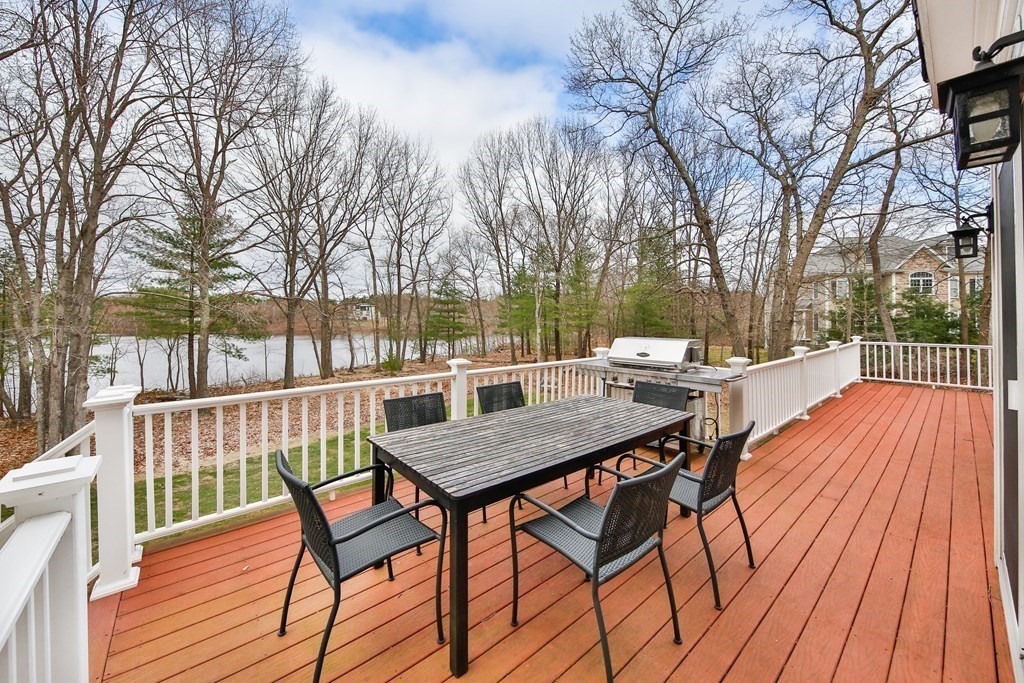 21 Eisenhower Drive Sharon, MA 02067 - Photo 6 of 42