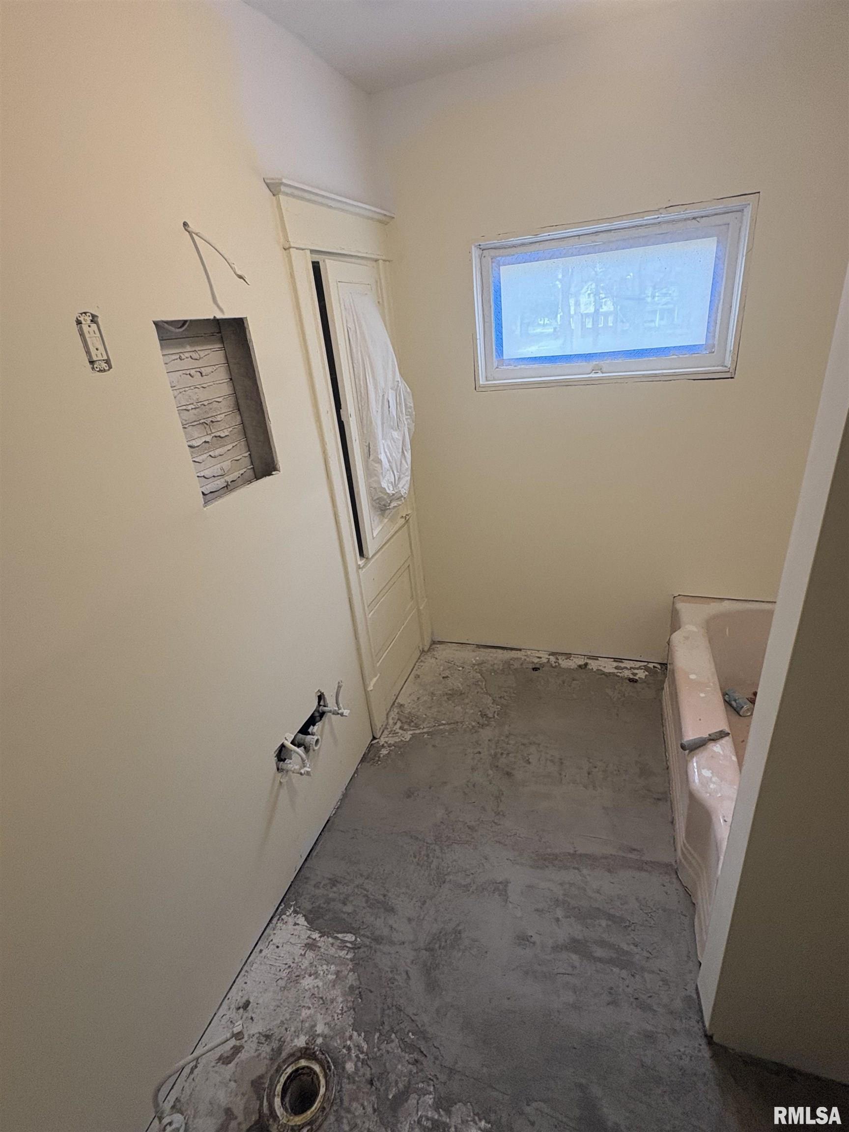 1005 West Main Street Decatur, IL 62522 - Photo 5 of 10