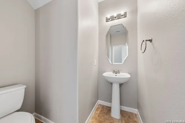 $2,700 | 25723 Coleus, San Antonio, TX 78261