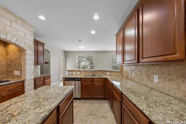 $2,700 | 25723 Coleus, San Antonio, TX 78261