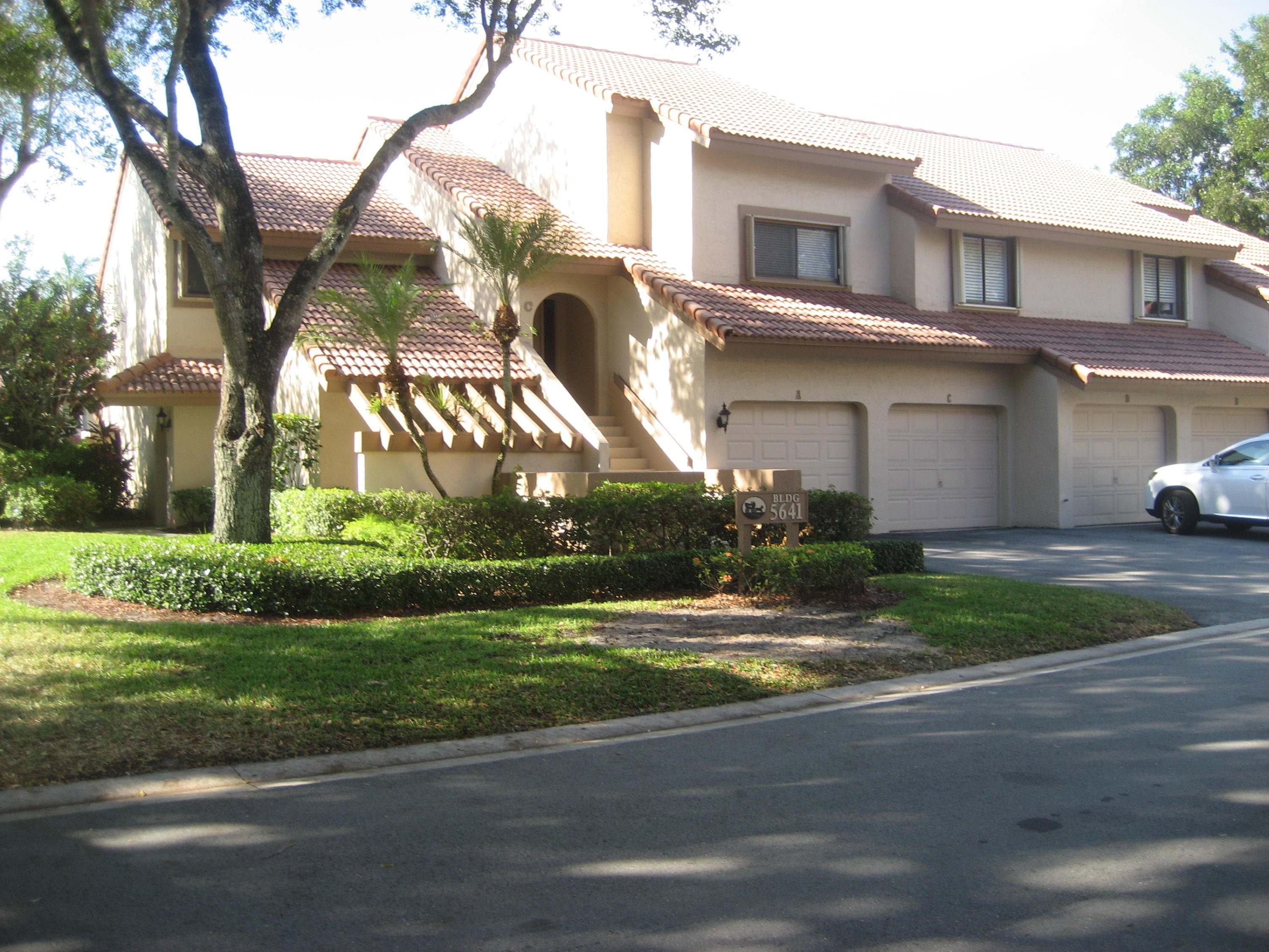 5641 Coach House Circle, Unit C Boca Raton, FL 33486 - Photo 2 of 36 IMG_3559