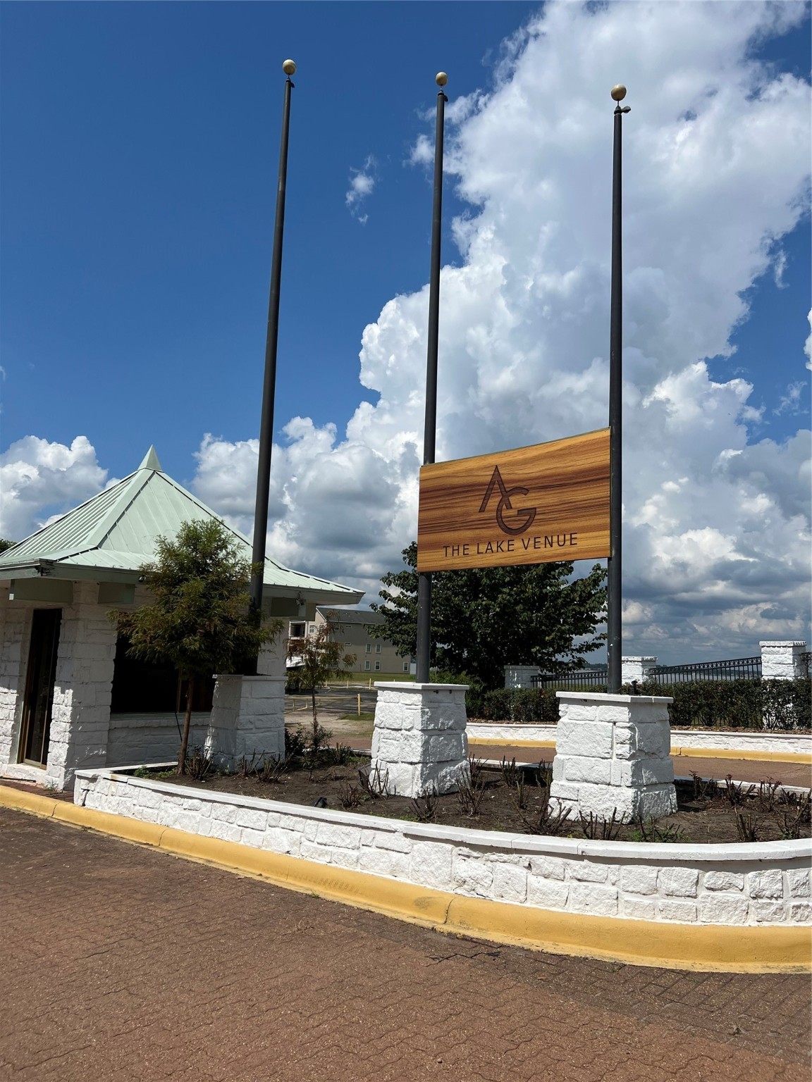 7041 Kingston Cove Lane Willis, TX 77318 - Photo 13 of 19