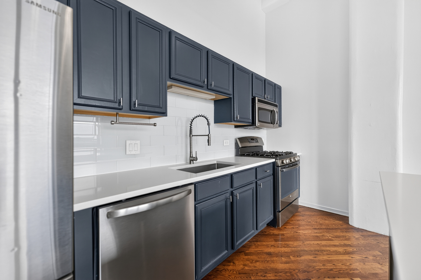500 South Clinton Street, Unit 1013 Chicago, IL 60607 - Photo 8 of 21 Gallery Image 8