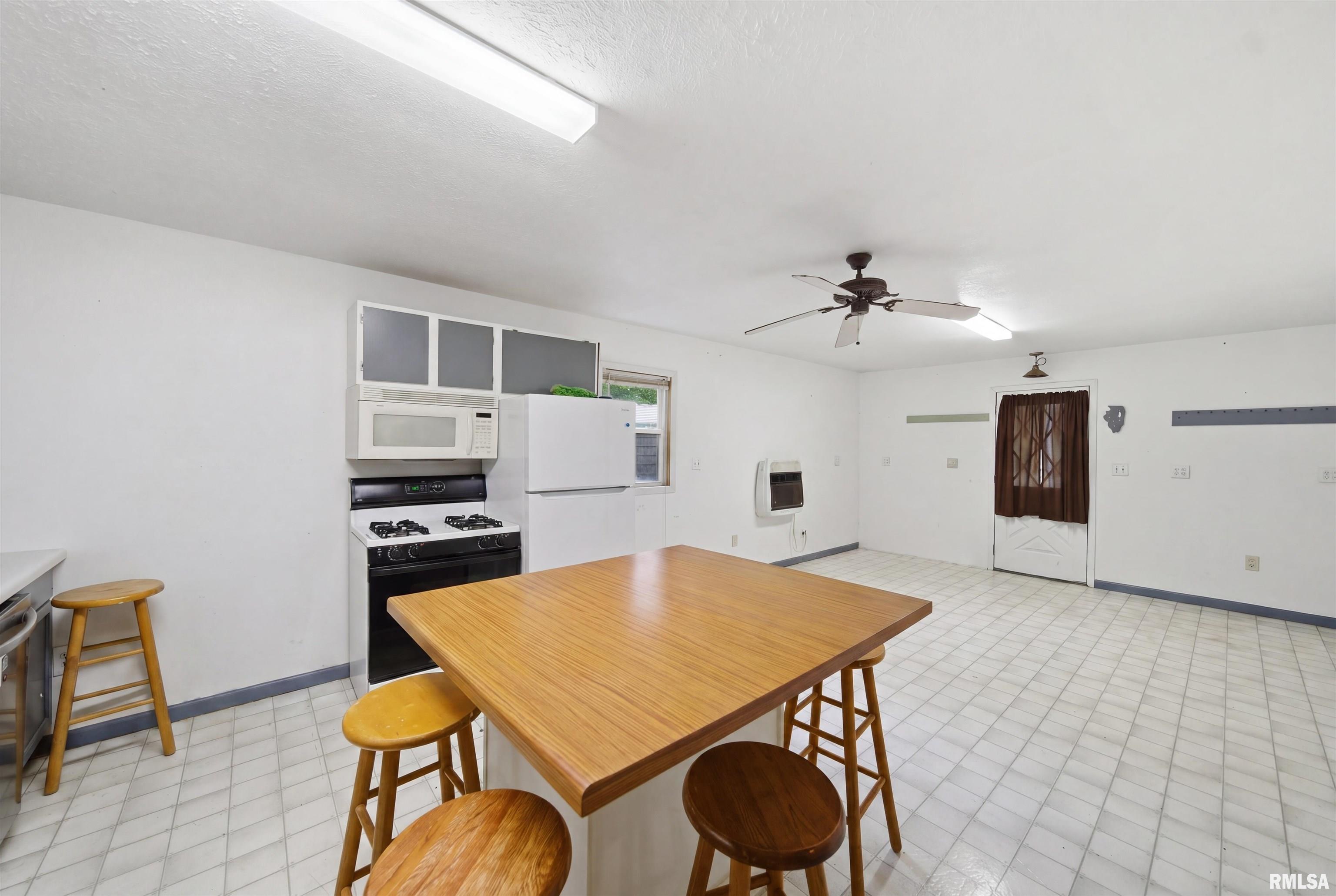 806 West 4th Street Delavan, IL 61734 - Photo 9 of 35