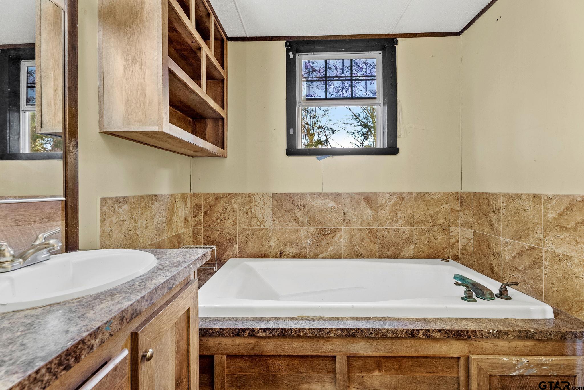 1814 County Road 386 Tyler, TX 75708 - Photo 13 of 24