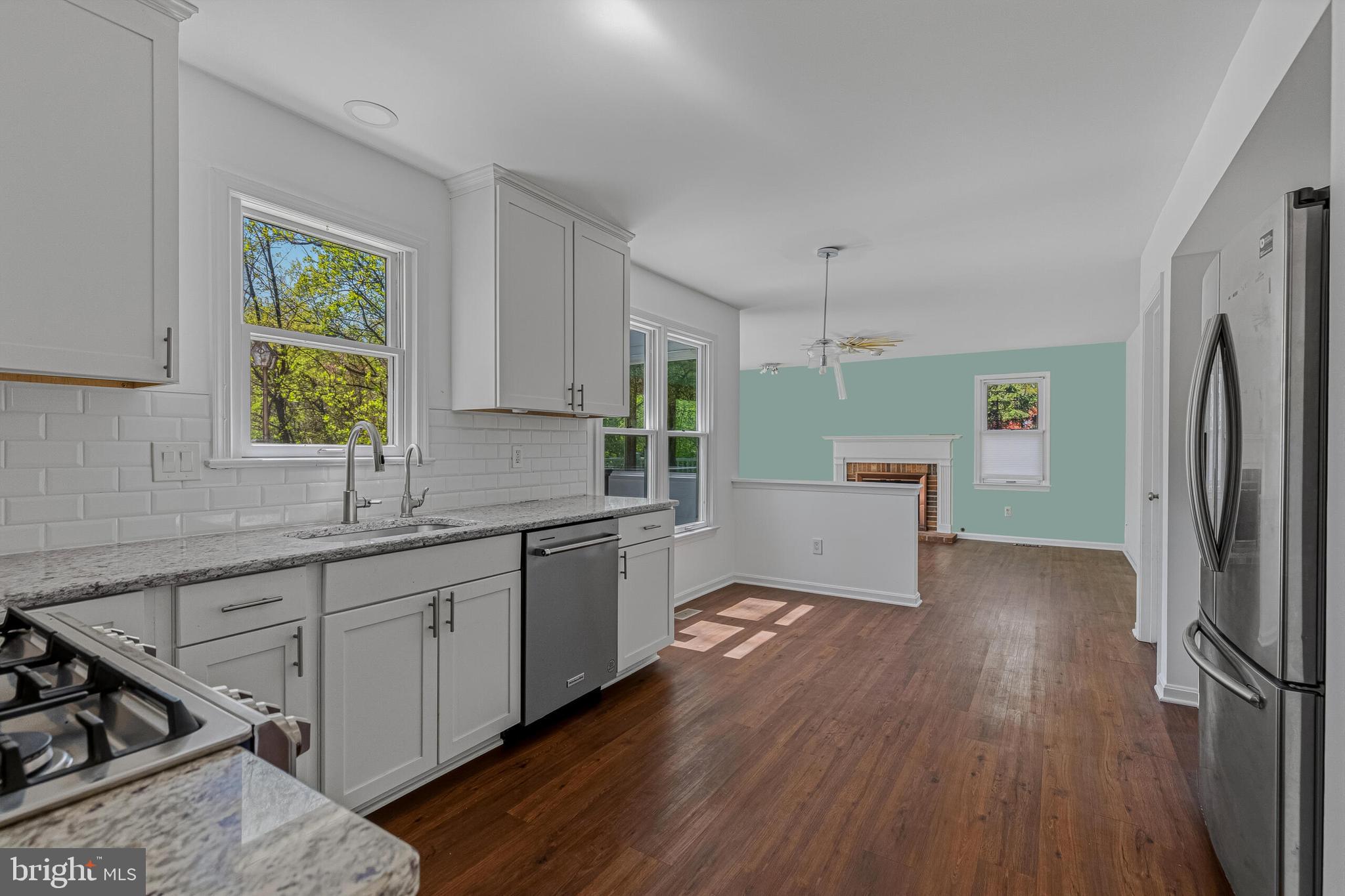 1646 Stowe Road Reston, VA 20194 - Photo 3 of 45
