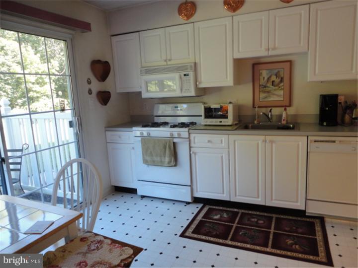 1408 Stokes Road Mount Laurel, NJ 08054 - Photo 4 of 12