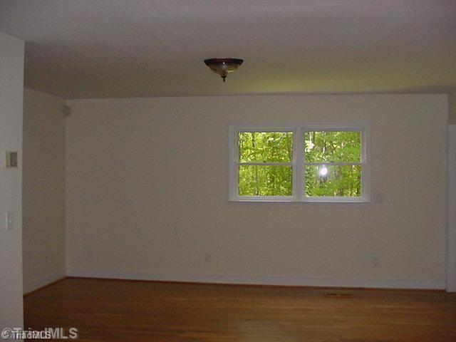 8580 Center Grove Church Road Clemmons, NC 27012 - Photo 5 of 16 Living Room.