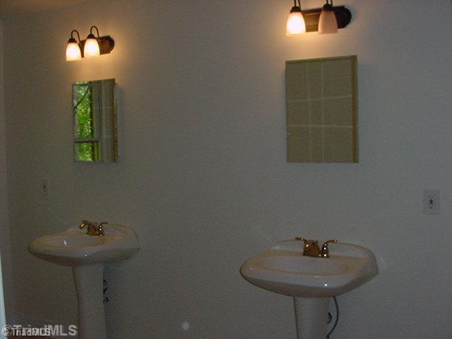 8580 Center Grove Church Road Clemmons, NC 27012 - Photo 8 of 16 Master Bath/Spa.