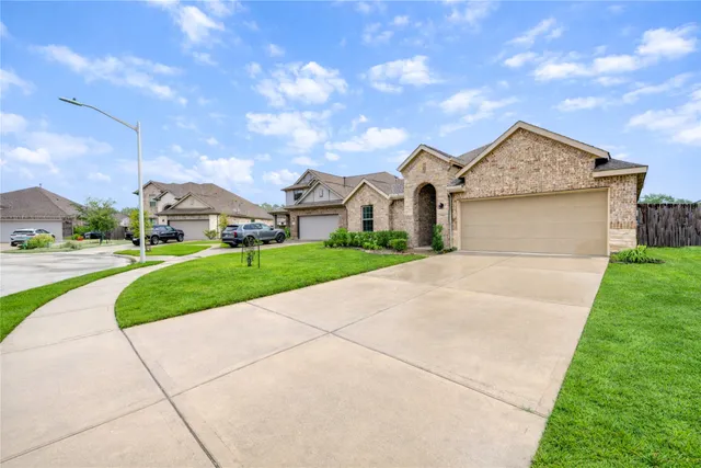 $2,100 | 18907 Via Flora Drive, New Caney, TX 77357