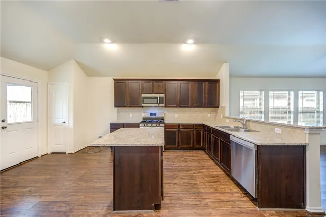 $2,100 | 18907 Via Flora Drive, New Caney, TX 77357