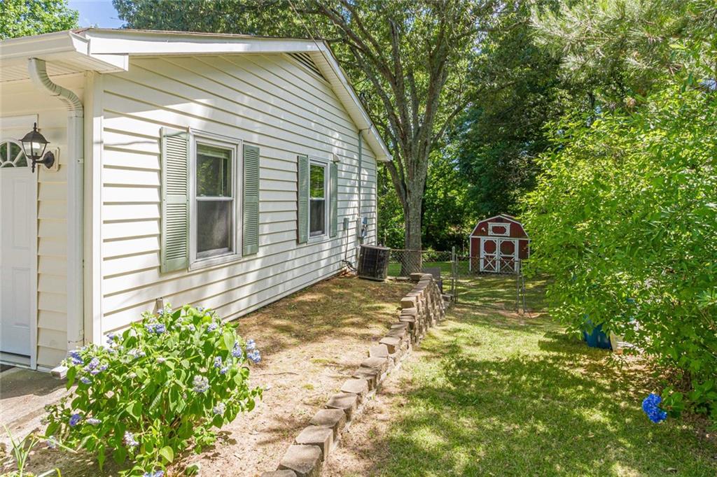 1527 Bennett Road Grayson, GA 30017 - Photo 31 of 34