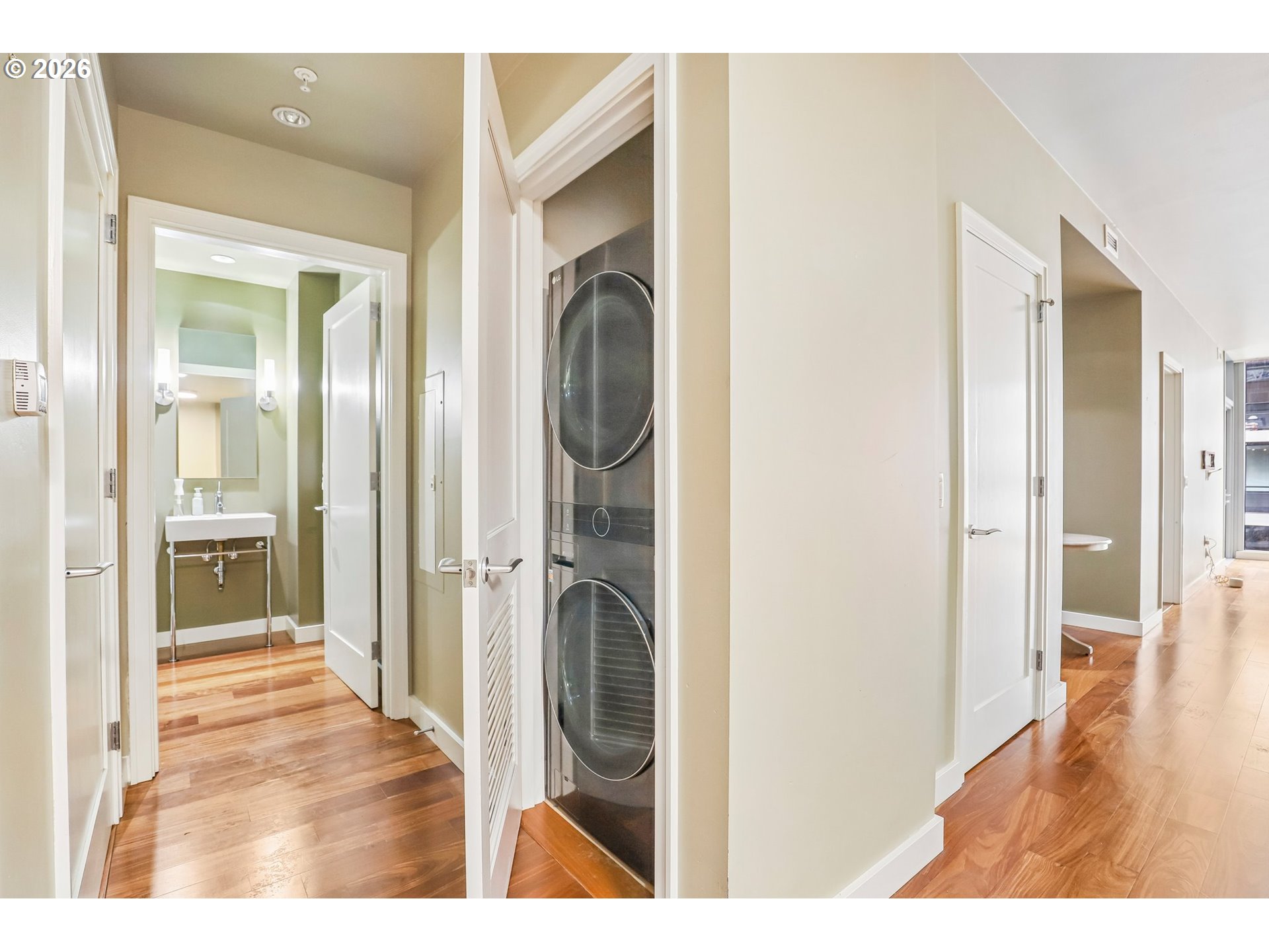 841 Southwest Gaines Street, Unit 335 Portland, OR 97239 - Photo 23 of 35