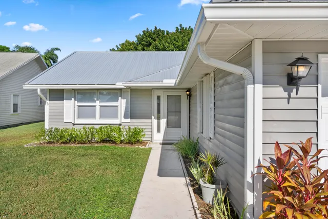 $410,000 | 6760 Southeast Lillian Court, Stuart, FL 34997