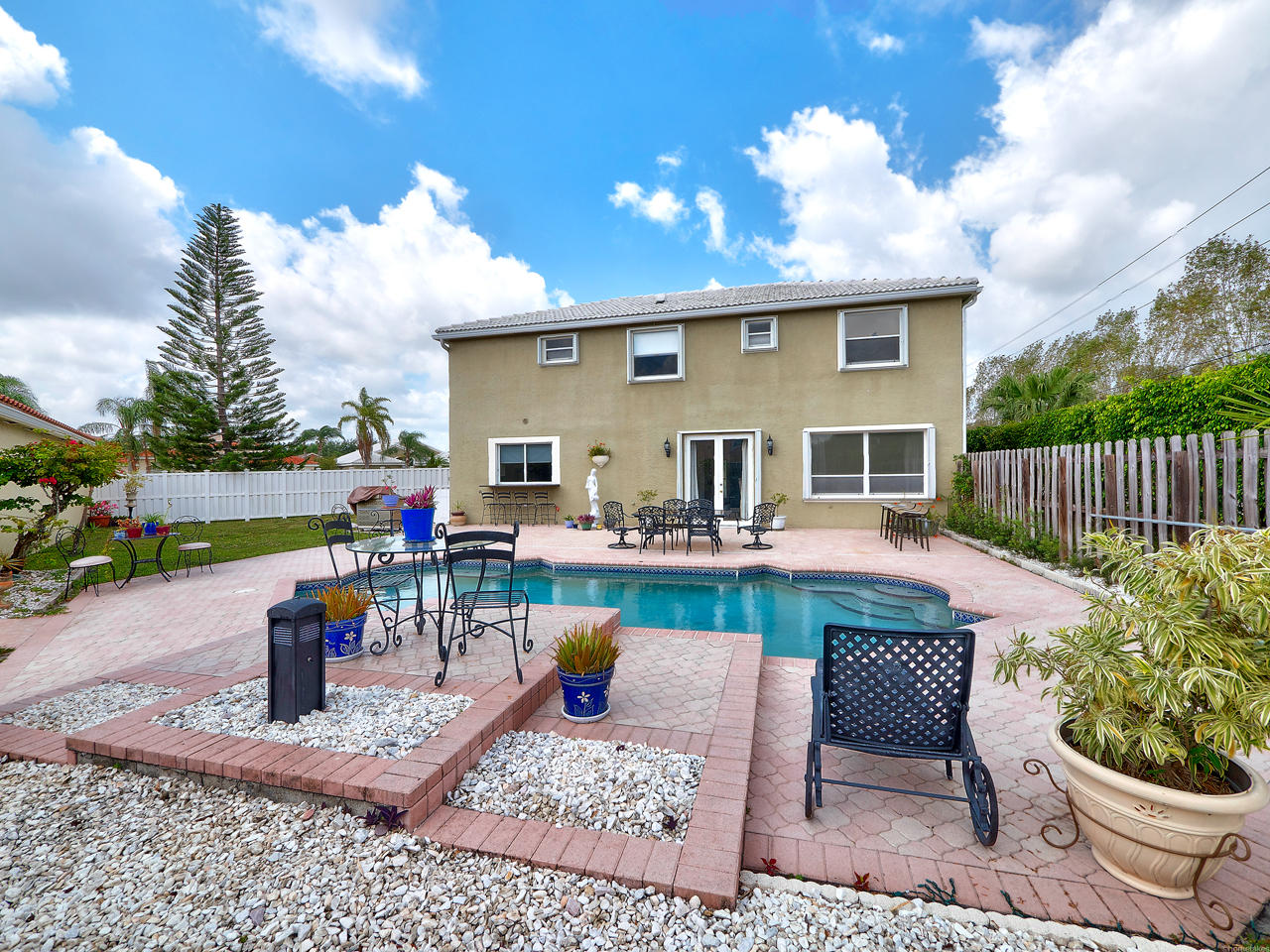 9565 Islamorada Terrace Boca Raton, FL 33496 - Photo 12 of 13 Exterior Back