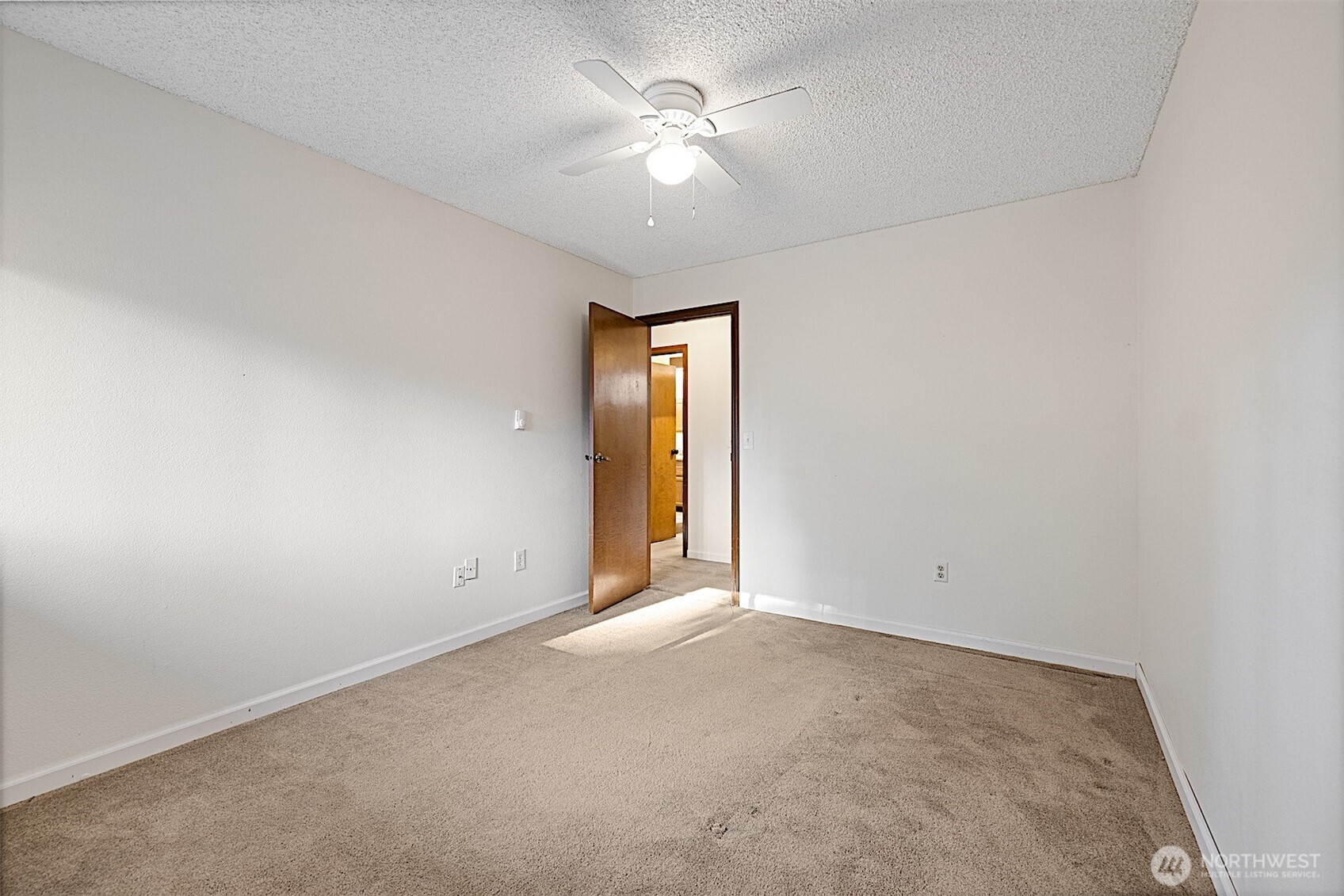 4724 Southwest 317th Lane, Unit B Federal Way, WA 98023 - Photo 28 of 40