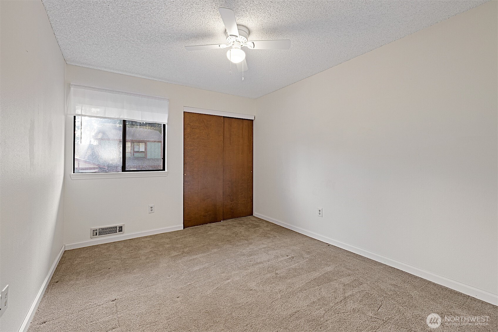 4724 Southwest 317th Lane, Unit B Federal Way, WA 98023 - Photo 28 of 40 an empty room with a bathroom