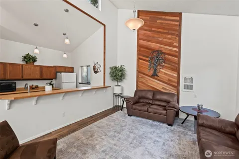 $359,950 | 4724 Southwest 317th Lane, Unit B, Federal Way, WA 98023