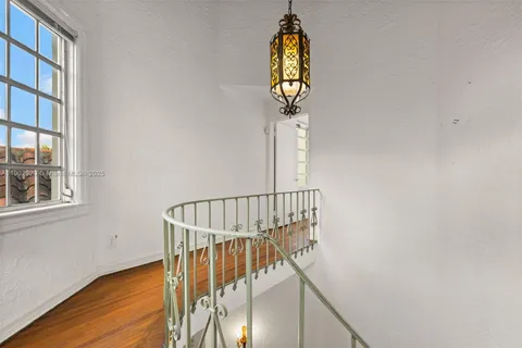 a picture of a wall with a white wall and a picture