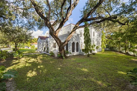 $2,700,000 | 907 Alhambra Circle, Coral Gables, FL 33134