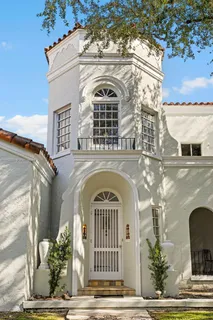 $2,700,000 | 907 Alhambra Circle, Coral Gables, FL 33134