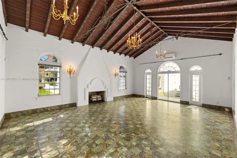 $2,700,000 | 907 Alhambra Circle, Coral Gables, FL 33134