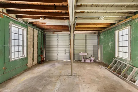 $2,700,000 | 907 Alhambra Circle, Coral Gables, FL 33134