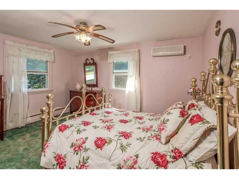 70 Dory Road Warwick, RI 02886 - Photo 8 of 16 Bedroom.