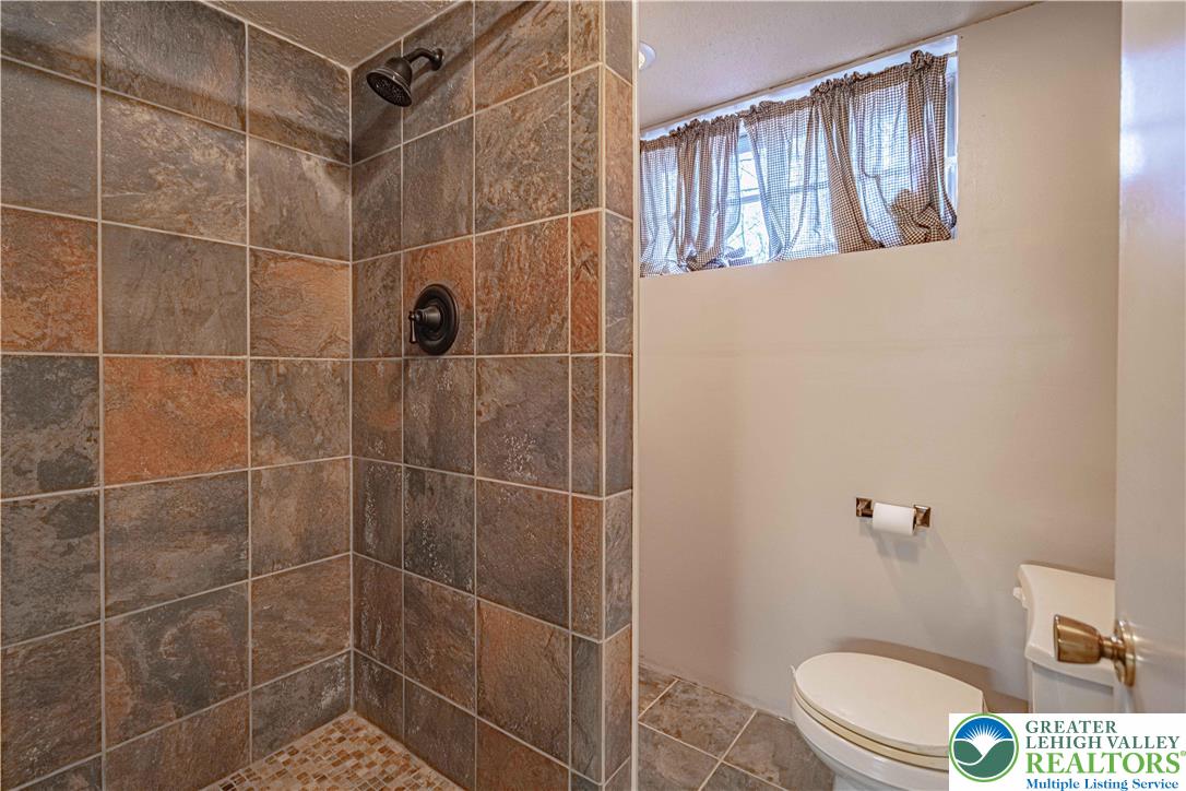 2810 Kuter Road Bath, PA 18014 - Photo 17 of 24 Gallery Image 17