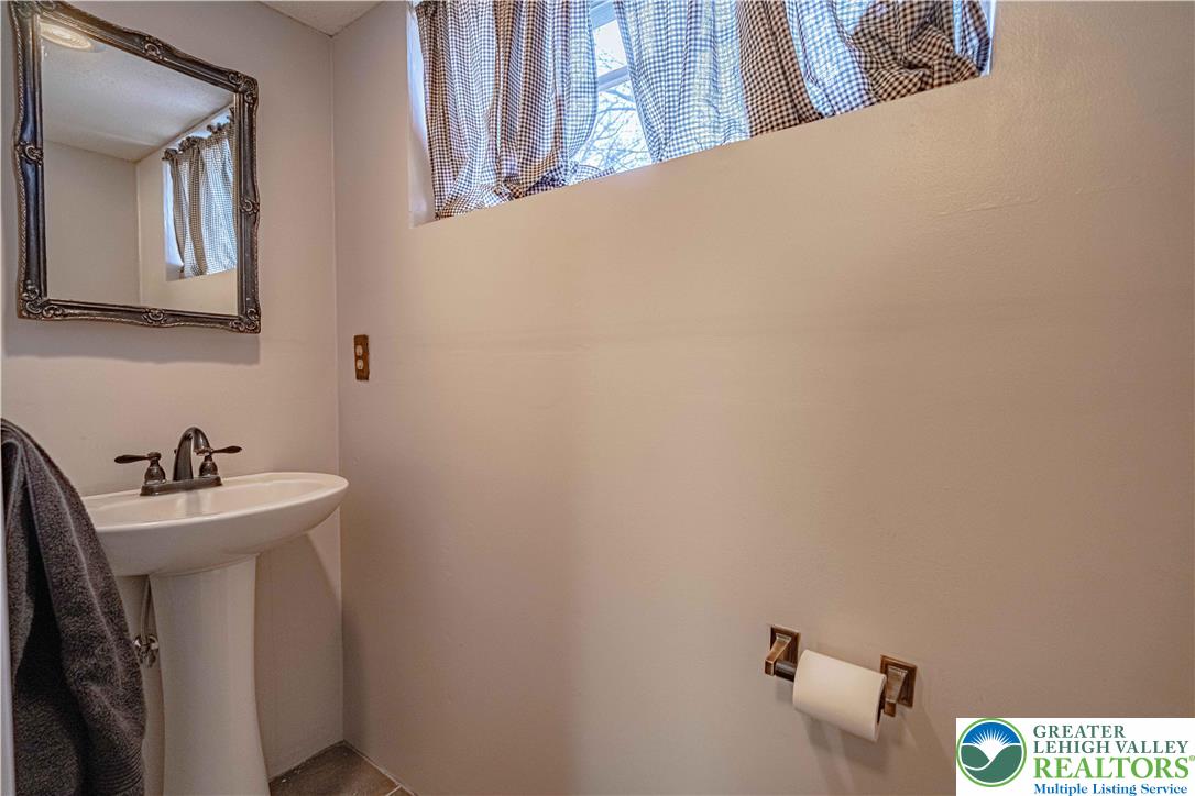 2810 Kuter Road Bath, PA 18014 - Photo 18 of 24 Gallery Image 18