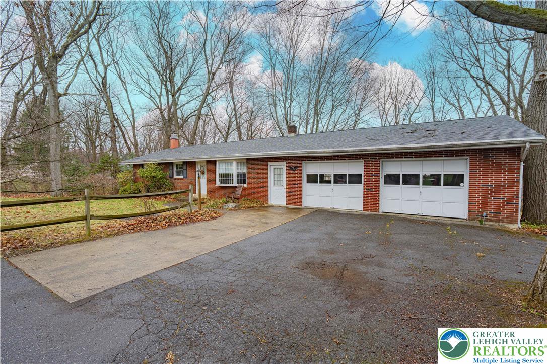 2810 Kuter Road Bath, PA 18014 - Photo 2 of 24 Gallery Image 2