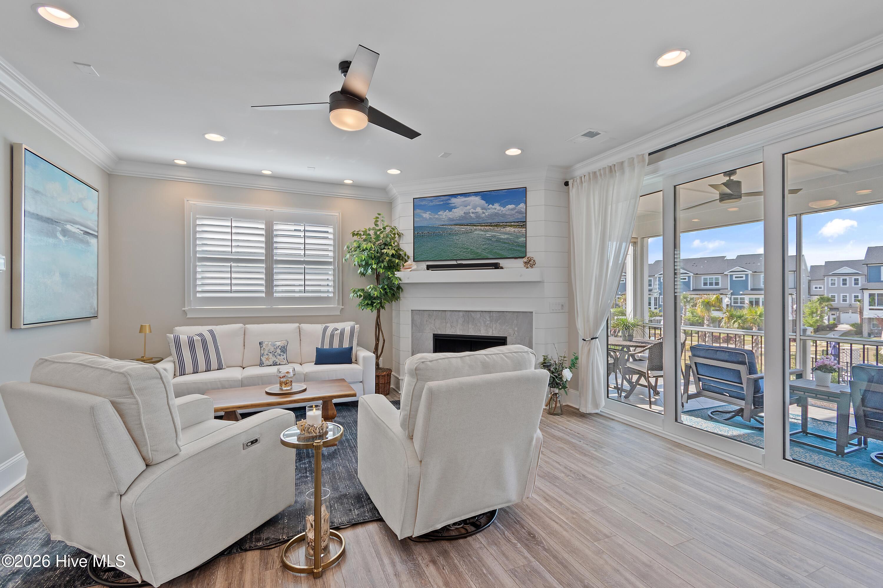 620 Eastwood Park Road, Unit 6D Sunset Beach, NC 28468 - Photo 17 of 82 Living room