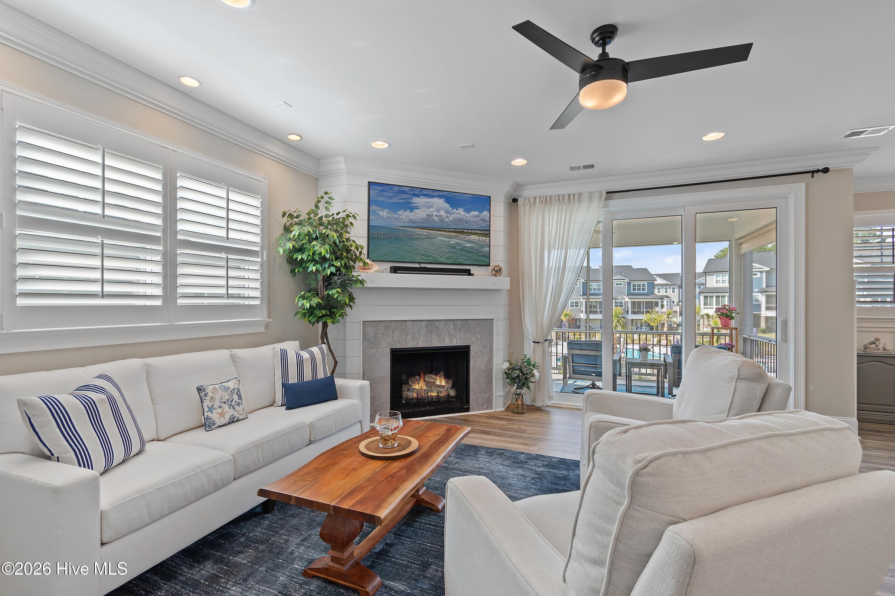 620 Eastwood Park Road, Unit 6D Sunset Beach, NC 28468 - Photo 18 of 82 Living room