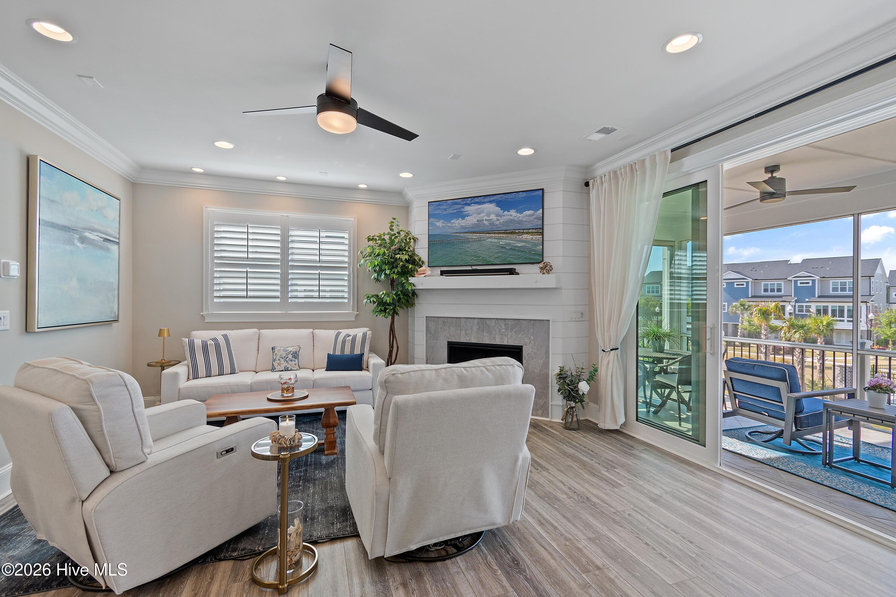 620 Eastwood Park Road, Unit 6D Sunset Beach, NC 28468 - Photo 20 of 82 Living room
