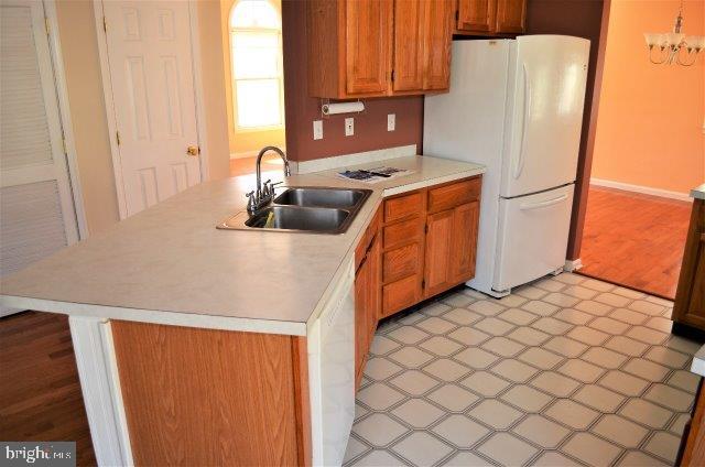 31 Gloucester Road Ocean Pines, MD 21811 - Photo 5 of 28 Kitchen b