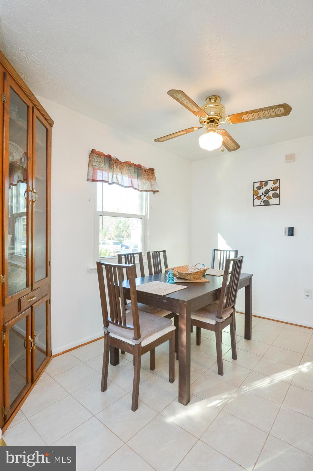 1927 Grant Road Halethorpe, MD 21227 - Photo 4 of 29 a view of a dining room with furniture