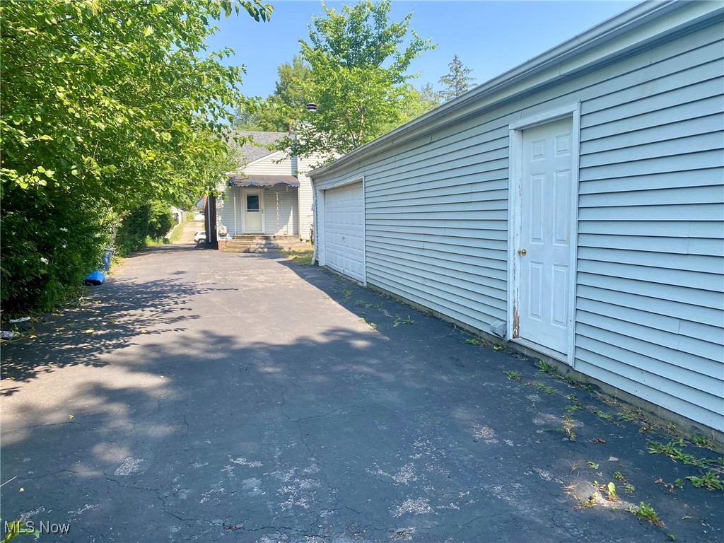 1568 Sunview Road Cleveland, OH 44124 - Photo 47 of 50