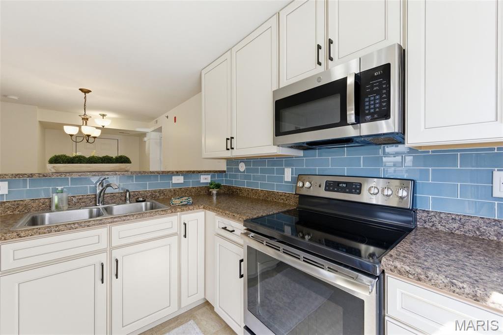 9719 Crayford Road, Unit D Affton, MO 63123 - Photo 12 of 31 Gallery Image 12