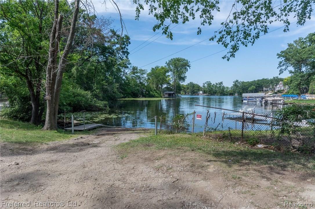 2740 Ridge Road White Lake, MI 48383 - Photo 34 of 35 DSC_7294.jpg
